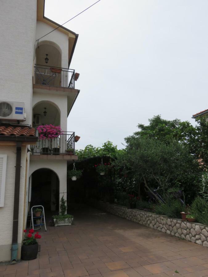 Apartments Casper Novi Vinodolski Bagian luar foto